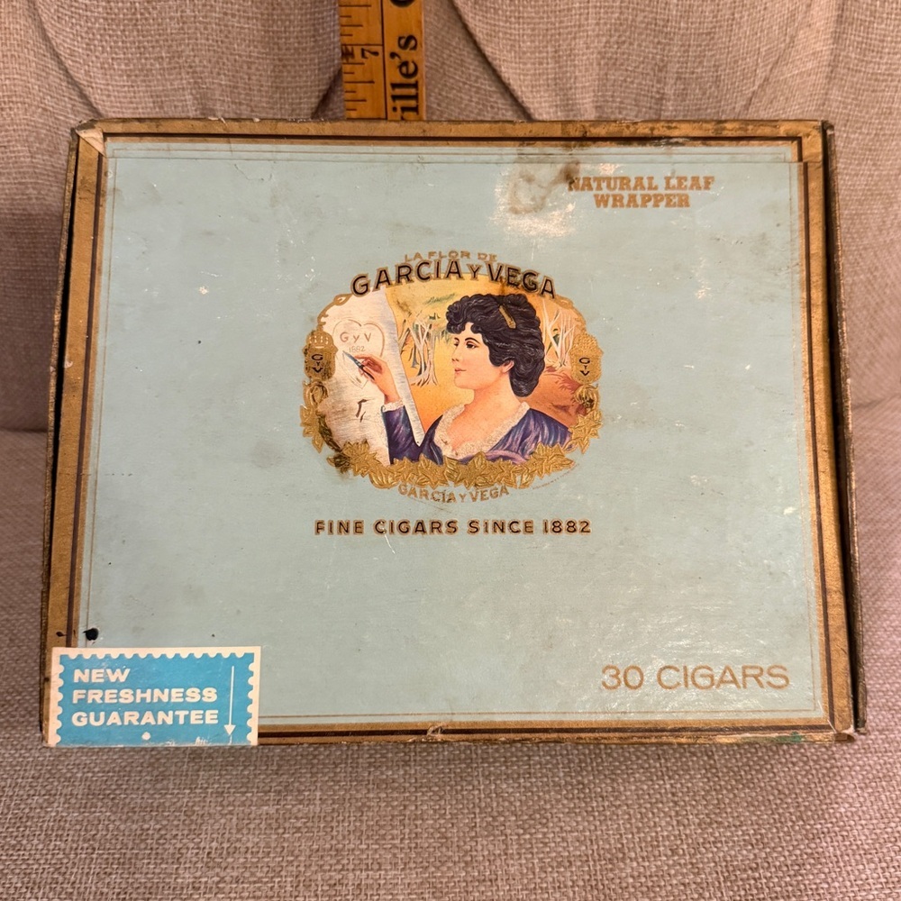 Garcia y Vega Cigar Box